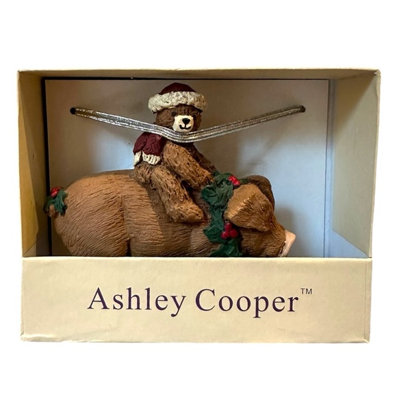 Santa Bear riding Pig Wind-Up Musical Ornament 'Santa Claus is coming to town' - Picture 1 of 14